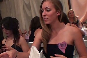 偷偷自拍第一区天堂肥臀老妇女