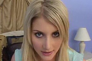 国模文静宾馆里私拍